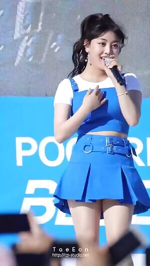 JIHYO IS SO DAMN SEXY..... & Cute.