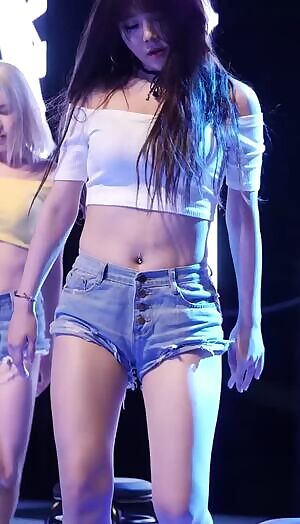 Hyeri Lapdance practice