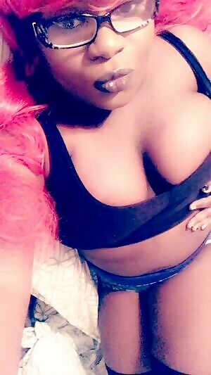 guess who is back 💋did you miss me your favorite sexy ebony let's have some fun