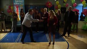 Julie Bowen is all legs