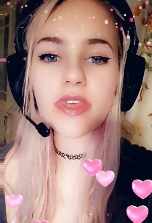 ur resident tipsy gamer e-girlfriend 🎀