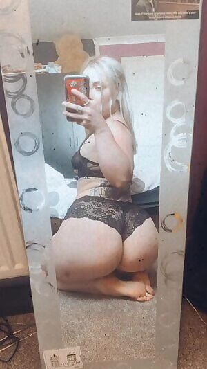 Onlyfans @ lilyloveless