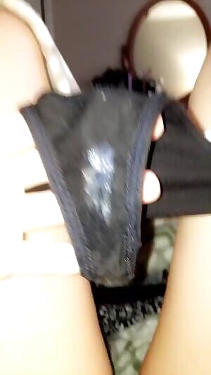 Were still new looking for inexperienced couples to start! Cum see how wet my wife gets 😈