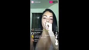 Suddenly mom came in !!