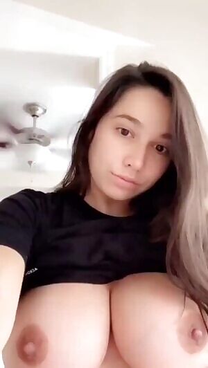 Good Boobs r/JumpyTitsGifs