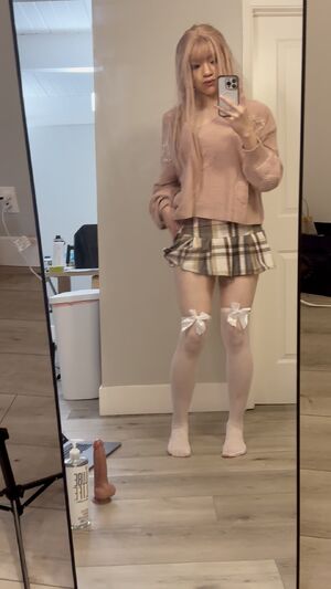 presenting my locked clitty for real men 🙇🏻‍♀️