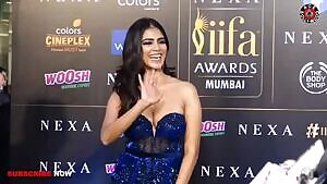 The MILF in making. Dusky Malavika Mohanan.