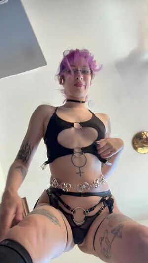 Short Hair Chicks Amateur Ass Face Sitting