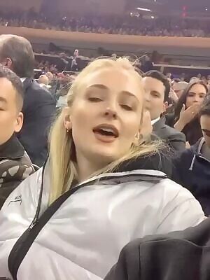 Sophie Turner wants your load