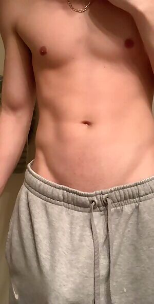 Grey sweatpants reveal 😉