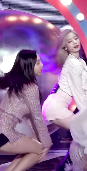 Twice - Nayeon & Dahyun