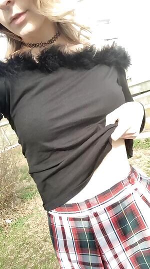 Flashing my boobies to help you make it through this Monday :3