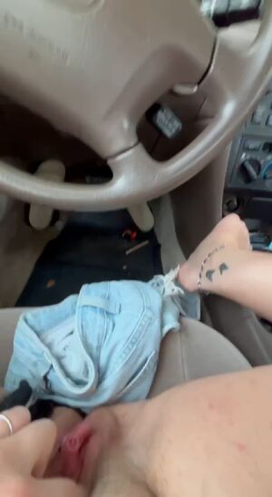 Piss Sluts Peeing Pissing