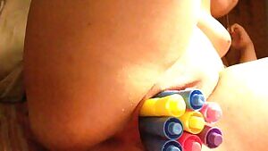 7 highlighters on my pussy and inserting a dildo on my ass