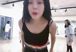 DIA Eunchae peek