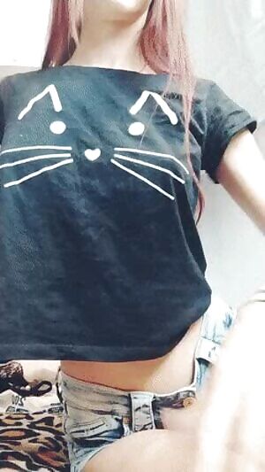 Meow! sexy chick showing off her body