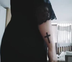 Silk robes are perfect for mornings 🤭☀️