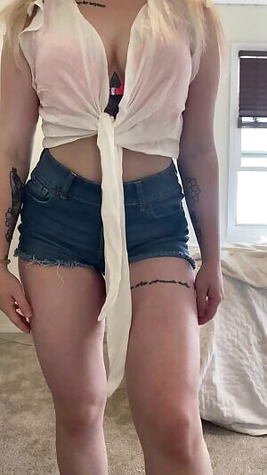 Ass or titties ? 😉