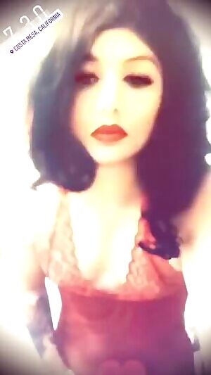 I want to wear you cum like lip gloss