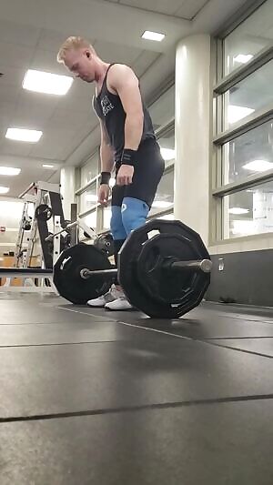 hey, never done this before, 30 m, just broke up with gf, is my cock cute? would you kiss or nibble it?