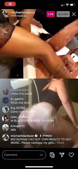 Top screen is in the Kitchen