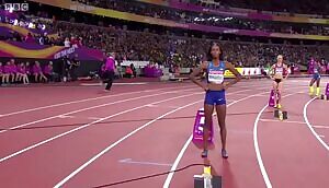 Dalilah Muhammad 200m