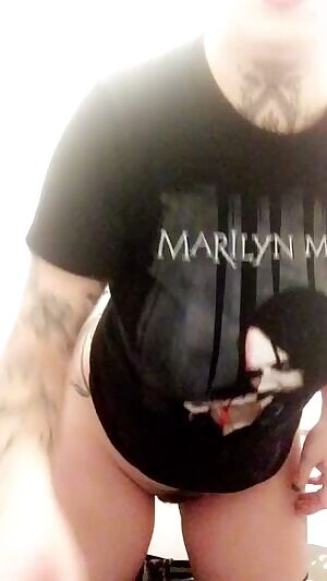 Rainy day so they come out to play 😏