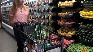 YummyCouple - NorCal MILF Morning Routine