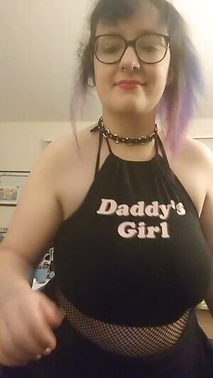 I could be finishing my Overwatch Season 11 placements...or I could be spreading my legs for you. Or maybe both? 😉 + KIK4LATER, 2Cam, . friendly.