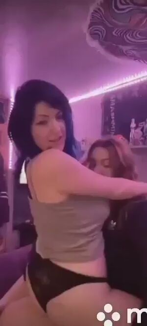Girl on Girl Amateur Ass Big Tits