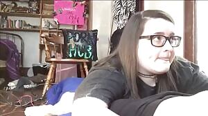 Chubby satisfies her boyfriend’s big cock