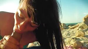 Beach Cumshot