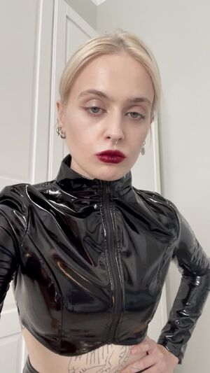 Drool/Spit Domination Dominatrix Femdom Spit