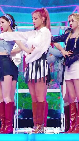 JIHYO - That ponytail!