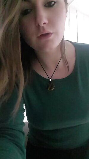 Getting rid of the Monday blues, one boob at a time in my storeroom this morning! 🤫