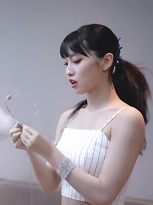 Twice - Momo and Nayeon