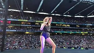 Loving Taylor Swift's cock teasing performances during the Reputation Tour