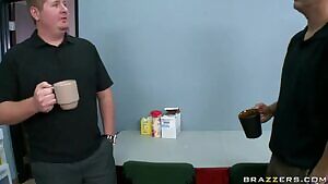 Sauce The Boss - With Jenaveve Jolie