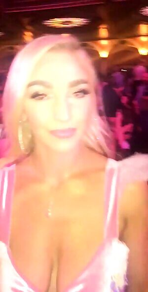 Kendra Sunderland at the Pornhub Awards