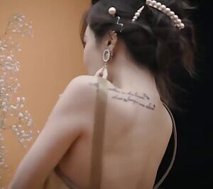 Hyuna - Flower Shower bts