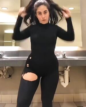 Hey buds I have a bunch of chat and RP ideas and I'm looking for a creative long term bud to help me out PM ME NO KIK let's have some fun 😉