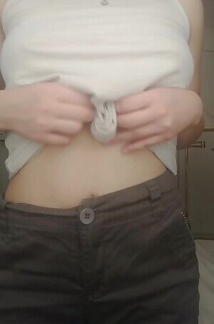 Shy striptease to thank you for the nice comments on my last post ❤️💛