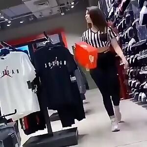 Foot locker girls 🤤