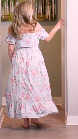 Tight Skirts & Dresses Babe Clothed