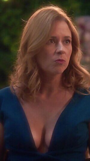 Just started watching The Office for the first time today. The beauty that is Jenna Fischer is already getting me going