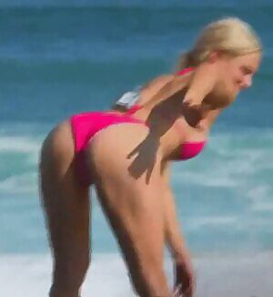 Keep smacking dat ass Lana!