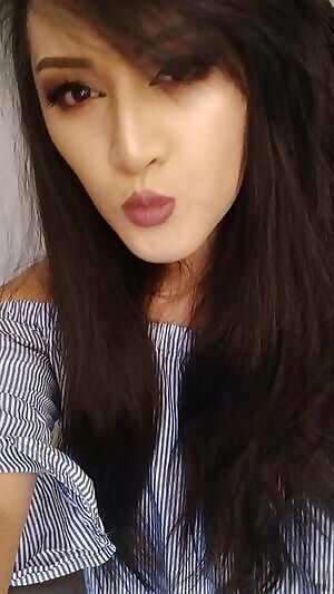 Cute face, cute clitty 😘😈