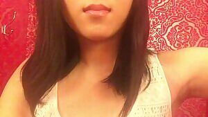 Having some fun in a Victoria’s Secret stall ... no panties means easy access ;)