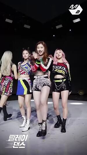 CHAERYEONG - Dancing Queen.