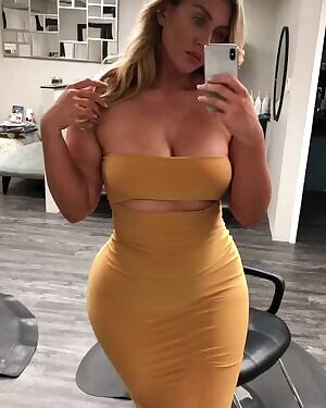 Curvy goddess
